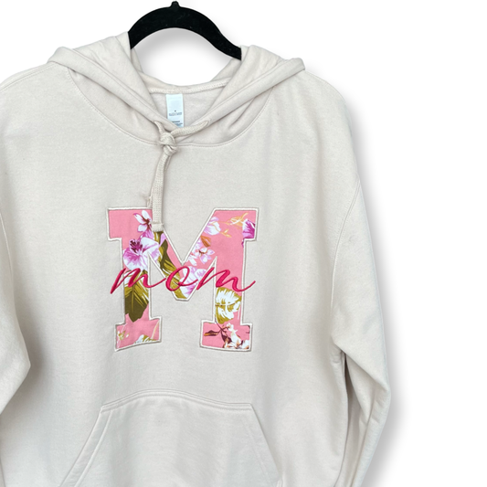 Pack "Mom Era" – Hoodie "Bloom Mom" + Playera "In My Mom Era" | Hilo Negro