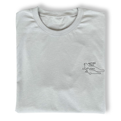 Playera bordada “Mother Foca” | Hilo Negro